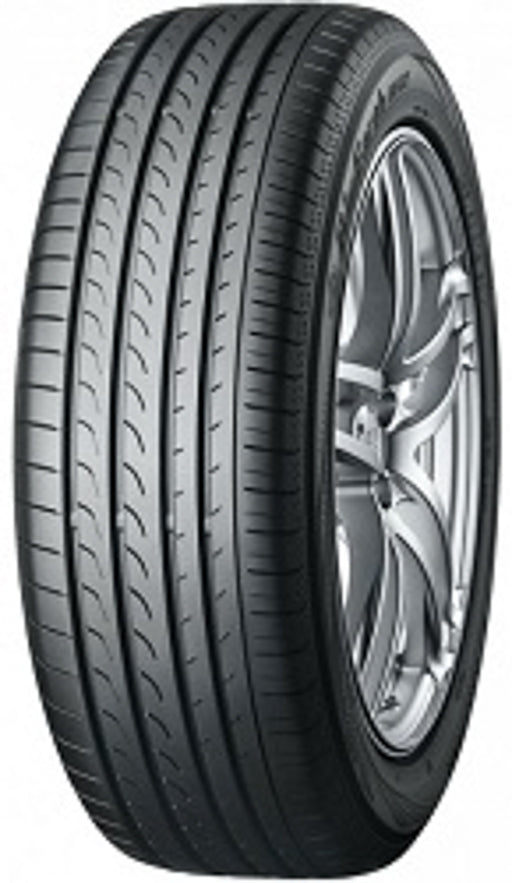 Yokohama 215 65 16 98H BluEarth RV02 tyre